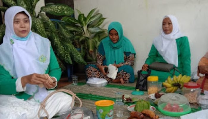 Omset yang Fantastis, Fatayat NU Kerjo Mulai Bergerak di Bidang Penjualan dengan