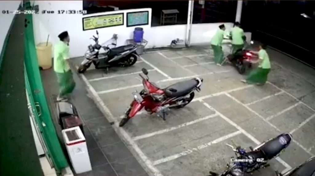 Viral Aksi Empat Santri Gagalkan Pencurian Sepeda Motor, husen_jafar: Santri Warrior