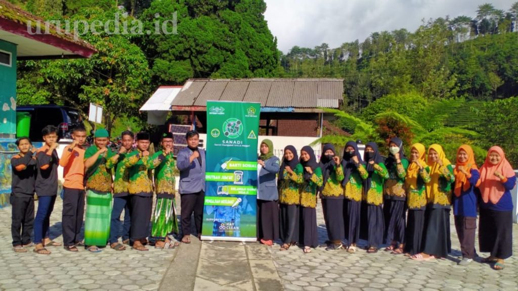 Tampilkan Peran, PAC IPNU IPPNU Wlingi Berkontribusi dalam Program SANADI Nge Ruja’ Legi