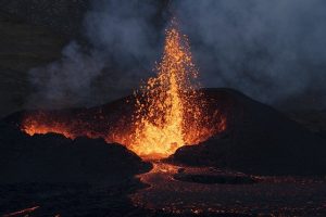 Aktivitas Gunung Semeru Level 3, Masyarakat Dihimbau agar Tidak Beraktivitas di Sekitar Kawah