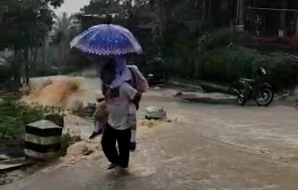 Akibat Hujan Deras, 3 Titik Dilanda Banjir dan 5 Titik Terjadi Tanah Longsor di Watulimo