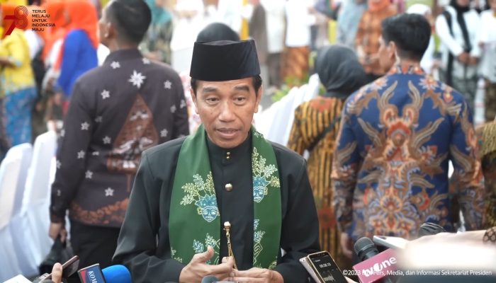 Jokowi Kenalkan Kembali Karakter dan Kepribadian Indonesia melalui Batik