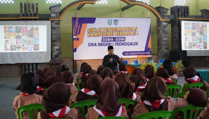 Seperti Berjodoh, SMAN 1 Trenggalek Gelar ‘Workshop’ Literasi dan Sosialisasi Pemilu Gandeng KPU