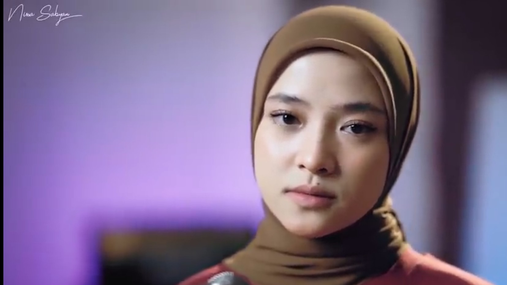 Lirik Lagu Sholawat Al-Hijrotu (Arab, Latin dan Terjemahan) - Urupedia