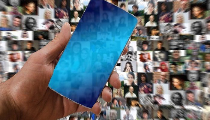 Awas! Sinar Biru dari Gawai Bisa Merusak Kulit Anda