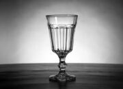 Mengisi Gelas Kehidupan: Refleksi atas Pilihan dan Kesadaran Diri