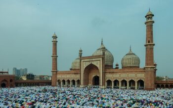 Niat Shalat Idul Fitri untuk Makmum dan Imam beserta Artinya